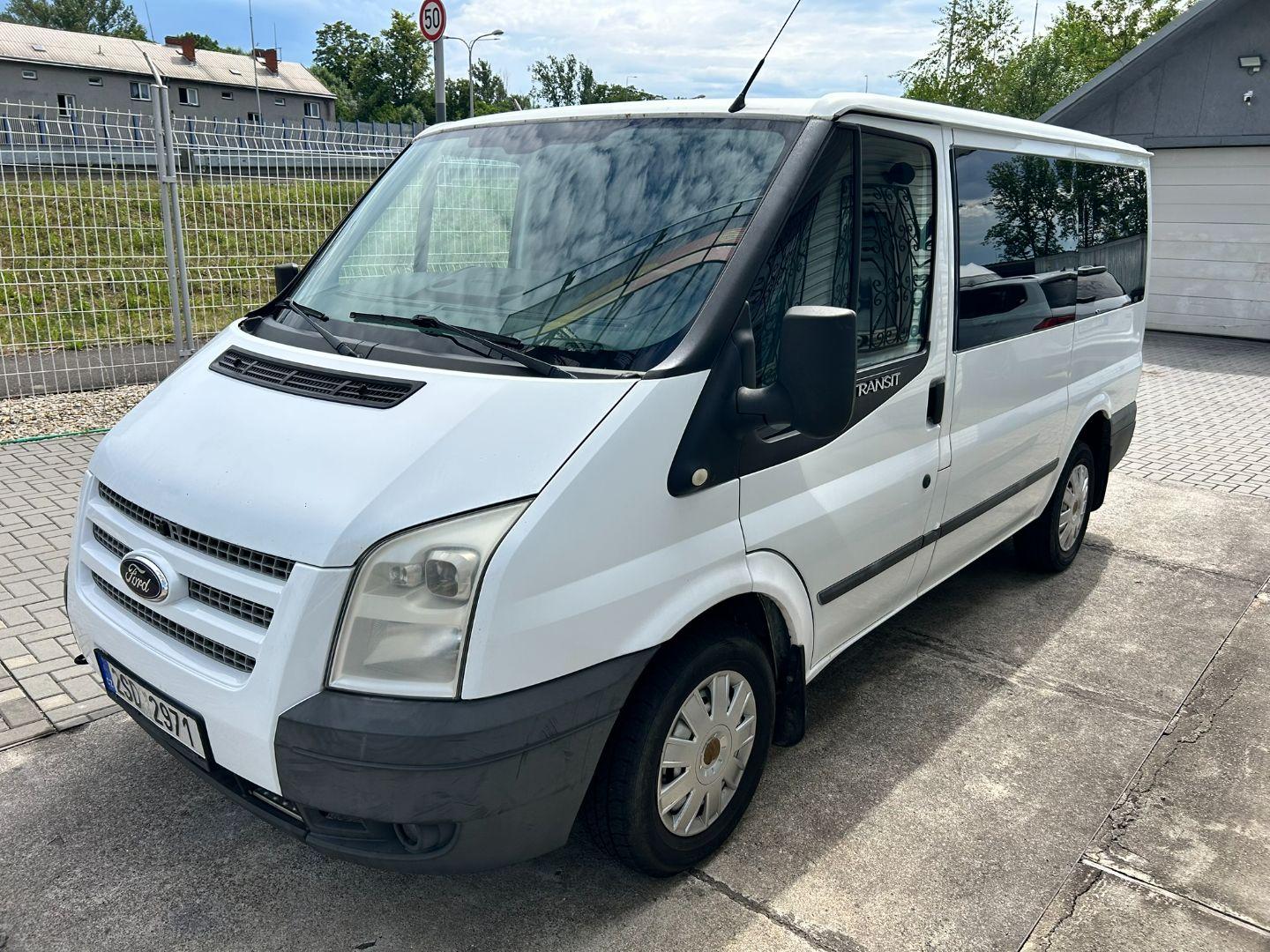 Ford Transit bus 9 míst - 92 kw